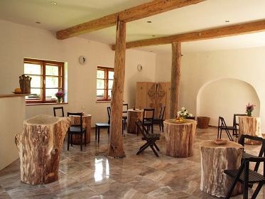 Chalupa u hradu Ka�perk - �umavsk� �dol�