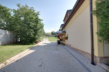 Farm��sk� penzion s baz�nem - Vrchlab� - Krkono�e