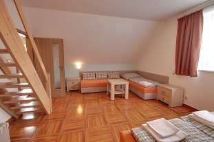 Farm��sk� penzion s baz�nem - Vrchlab� - Krkono�e