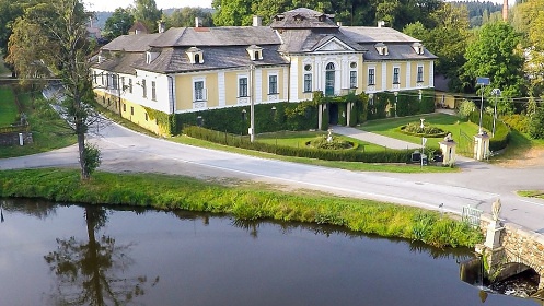 Ubytování na zámku - Vysočina - Herálec