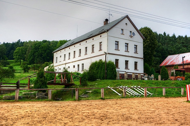 Chalupa jzdrna a kon - Oleka - Jetichovice