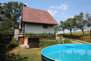 Nov� objekt: Chata s baz�nem - p�ehrada Orl�k - Bechyn� 1C-027