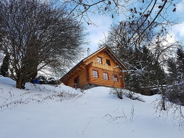 Srub u �eky Oh�e - hrad Loket - Karlovy Vary