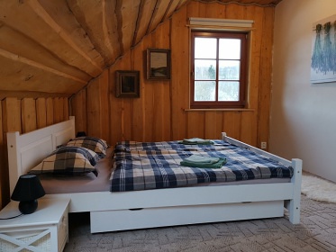 Srub u �eky Oh�e - hrad Loket - Karlovy Vary