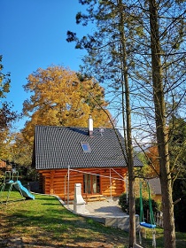 Srub u �eky Oh�e - hrad Loket - Karlovy Vary