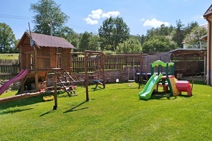Rodinn� penzion s baz�nem - Toulava - Podblanicko