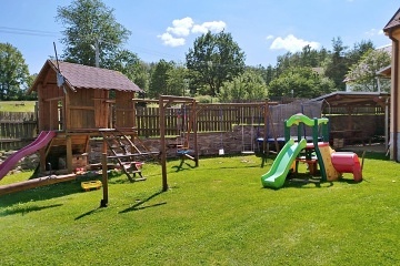 Rodinn� penzion s baz�nem - Toulava - Podblanicko