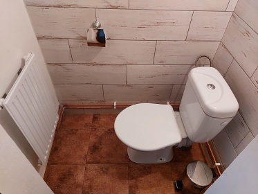 Chalupa a koupac� sud - hrad Choustn�k - T�bor