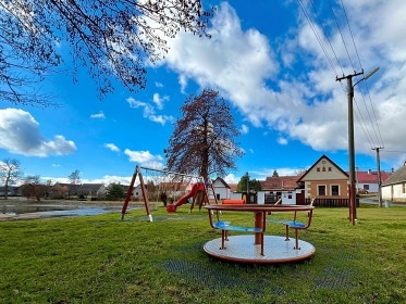 Chalupa a koupac� sud - hrad Choustn�k - T�bor