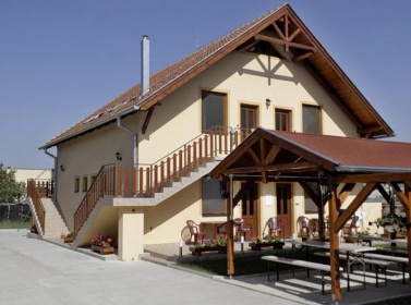 Apartmánový dom Kosár - privát Veľký Meder