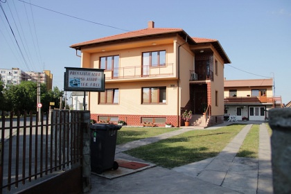 Murovaný dom Kosár - apartmány Veľký Meder