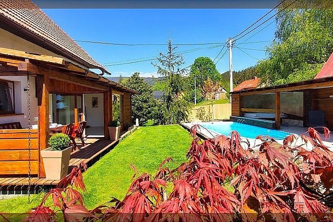 Chata baz�n a wellness - Vala�sk� muzeum v p��rod�