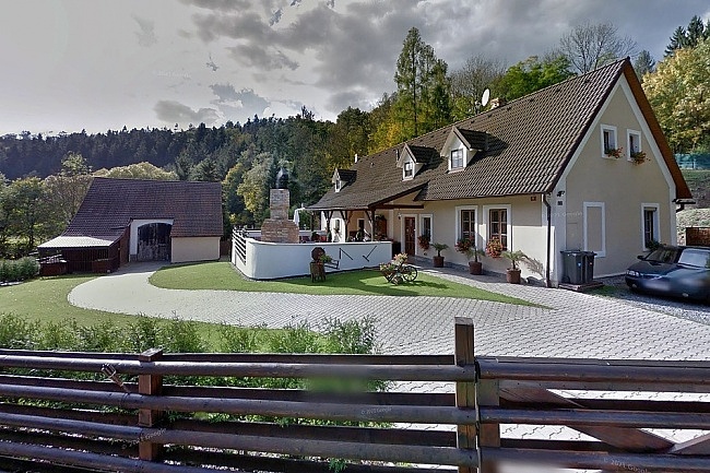 Penzion u hradu Karlštejn - CHKO Český kras