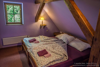Penzion u hradu Karltejn - CHKO esk kras