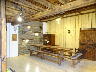 Chata koupac� sud a letn� kuchyn� - B�l� Karpaty
