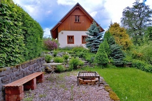 Nov� objekt: Chalupa s baz�nem - Babi��ino �dol� - hrad V�zmburk 8C-080