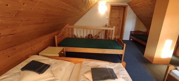 Chalupa s baz�nem - Babi��ino �dol� - hrad V�zmburk