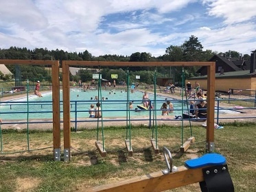 Chalupa s baz�nem - Babi��ino �dol� - hrad V�zmburk