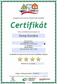 Chaty a apartmány s bazénem - kemp Karolína