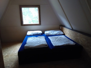 Chaty a apartmány s bazénem - kemp Karolína