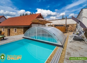 Chaty a chalupy s bazénem – wellness pobyty 2025